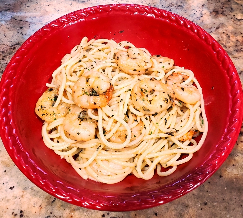 Pasta with shrimp and pesto