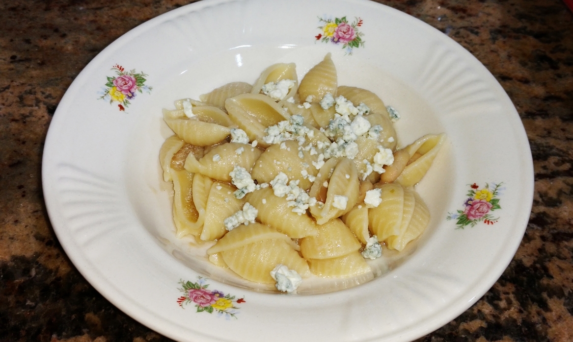 Pasta With Cannellini Beans and Gorgonzola
